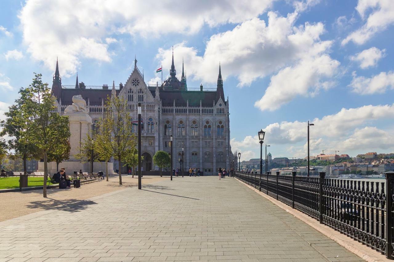 Riverbank Apartment At Parliament Budapest Eksteriør billede