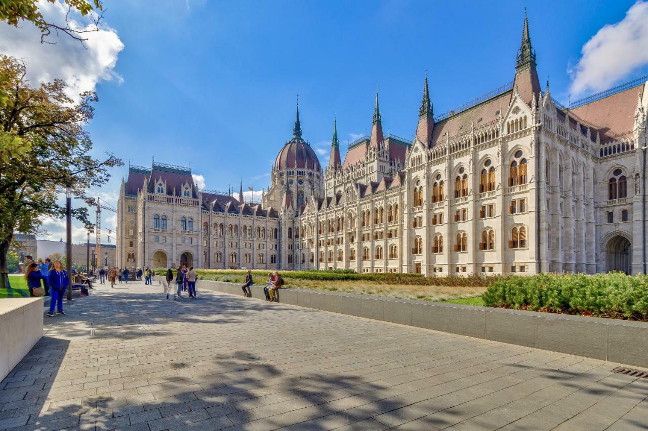 Riverbank Apartment At Parliament Budapest Eksteriør billede