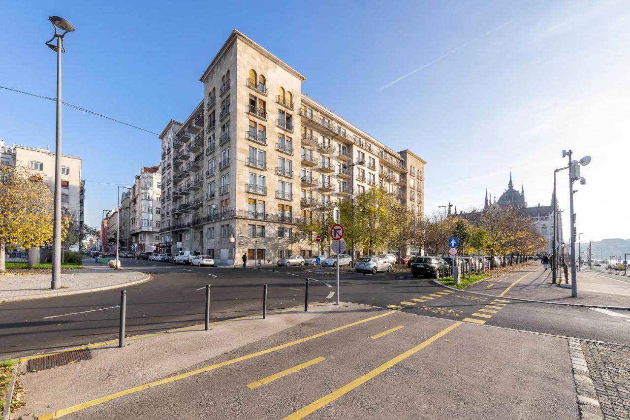Riverbank Apartment At Parliament Budapest Eksteriør billede