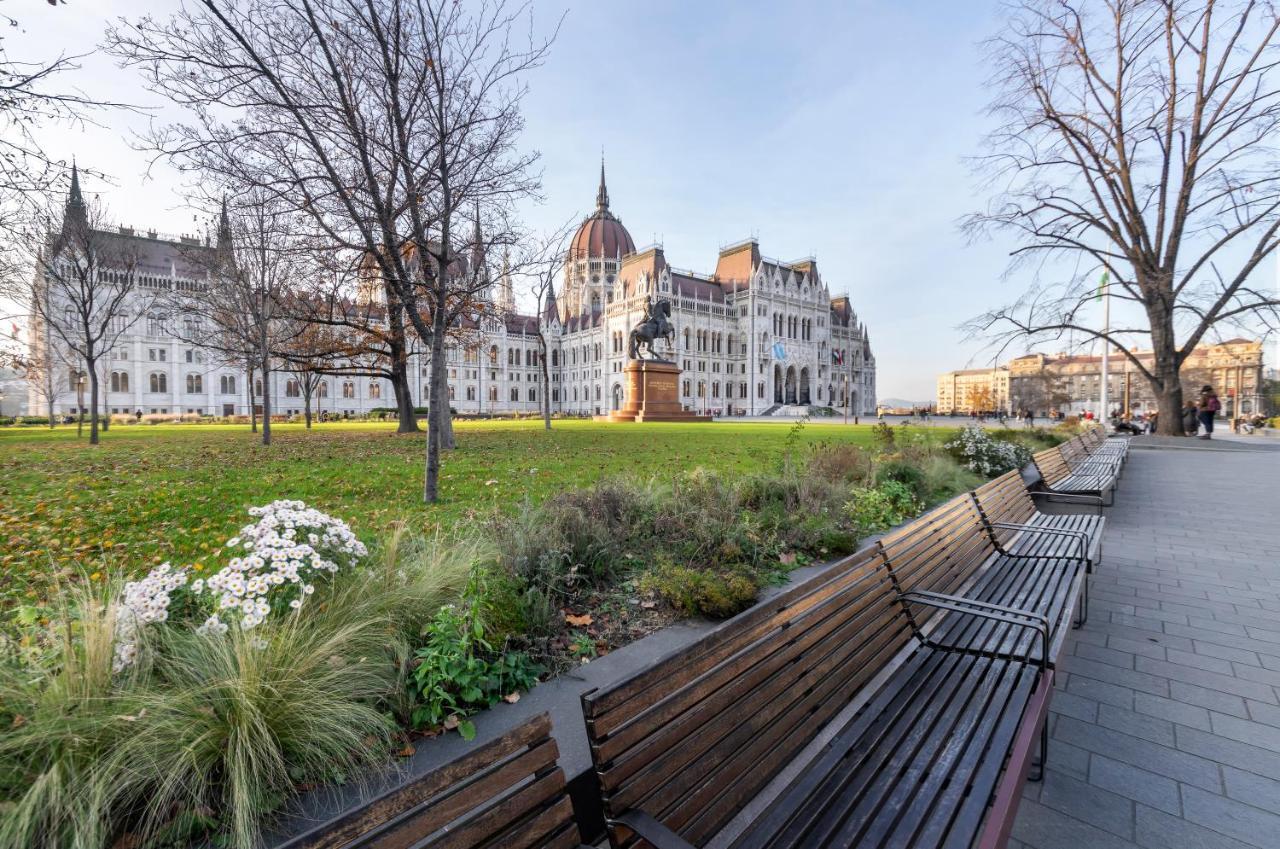 Riverbank Apartment At Parliament Budapest Eksteriør billede