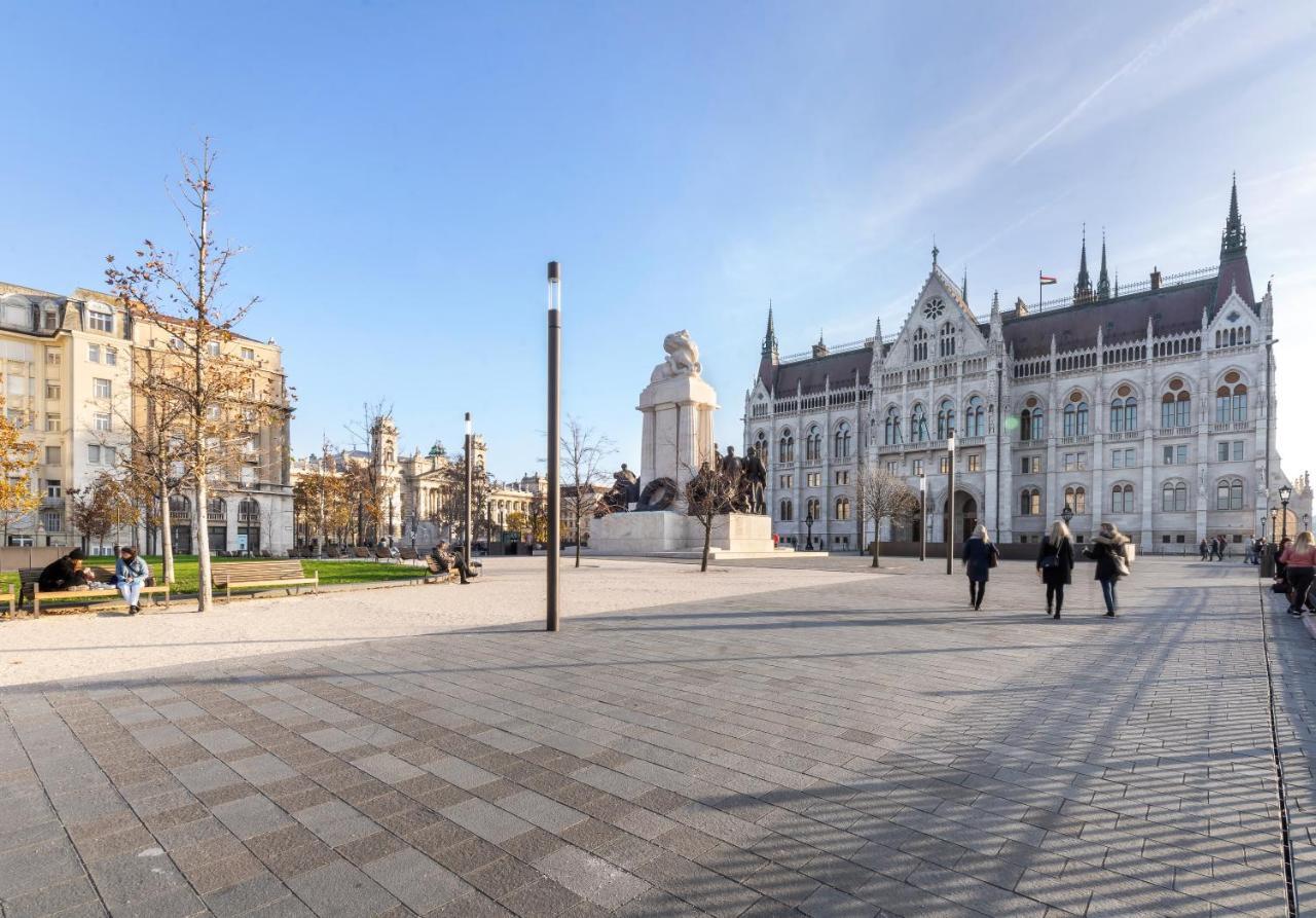 Riverbank Apartment At Parliament Budapest Eksteriør billede